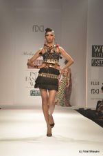 Model walk the ramp for Malini Ramani Show at Wills Lifestyle India Fashion Week 2012 day 4 on 9th Oct 2012 (124).JPG